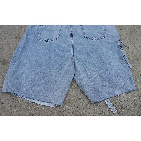 PLT Plus 30 Asymmetrical Wrap Denim Cargo Shorts NWT – Light Acid Wash - Picture 8 of 8